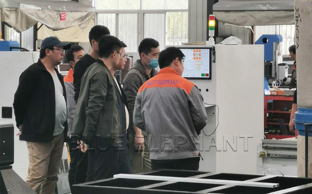 山東威?？蛻舻綇S考察直排加工中心